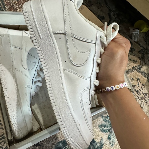 Air Force 1’s size 5 kids I only wore about 3 times - Picture 5 of 8